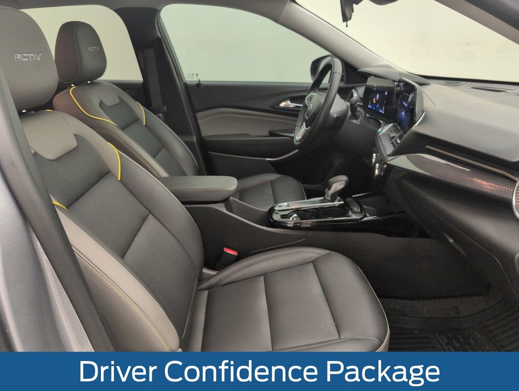 Used 2025 Chevrolet Trax ACTIV w/ Sunroof Package FWD image 16