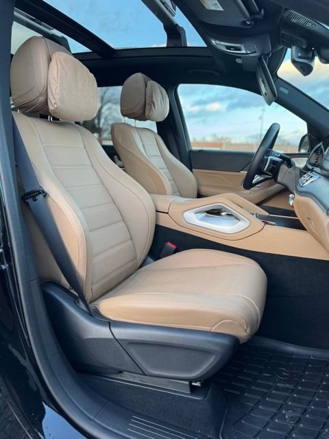 Used 2025 Mercedes-Benz GLS 580 GLS 580 image 24