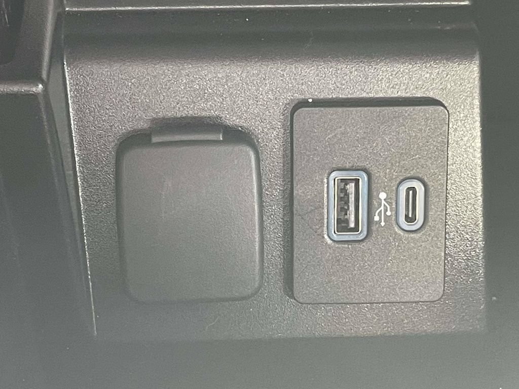 Certified 2023 Ford Explorer XLT RWD image 23