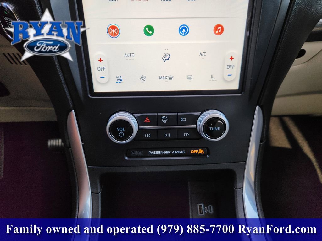Certified 2022 Ford Edge Titanium w/ Equipment Group 301A AWD/4WD image 14