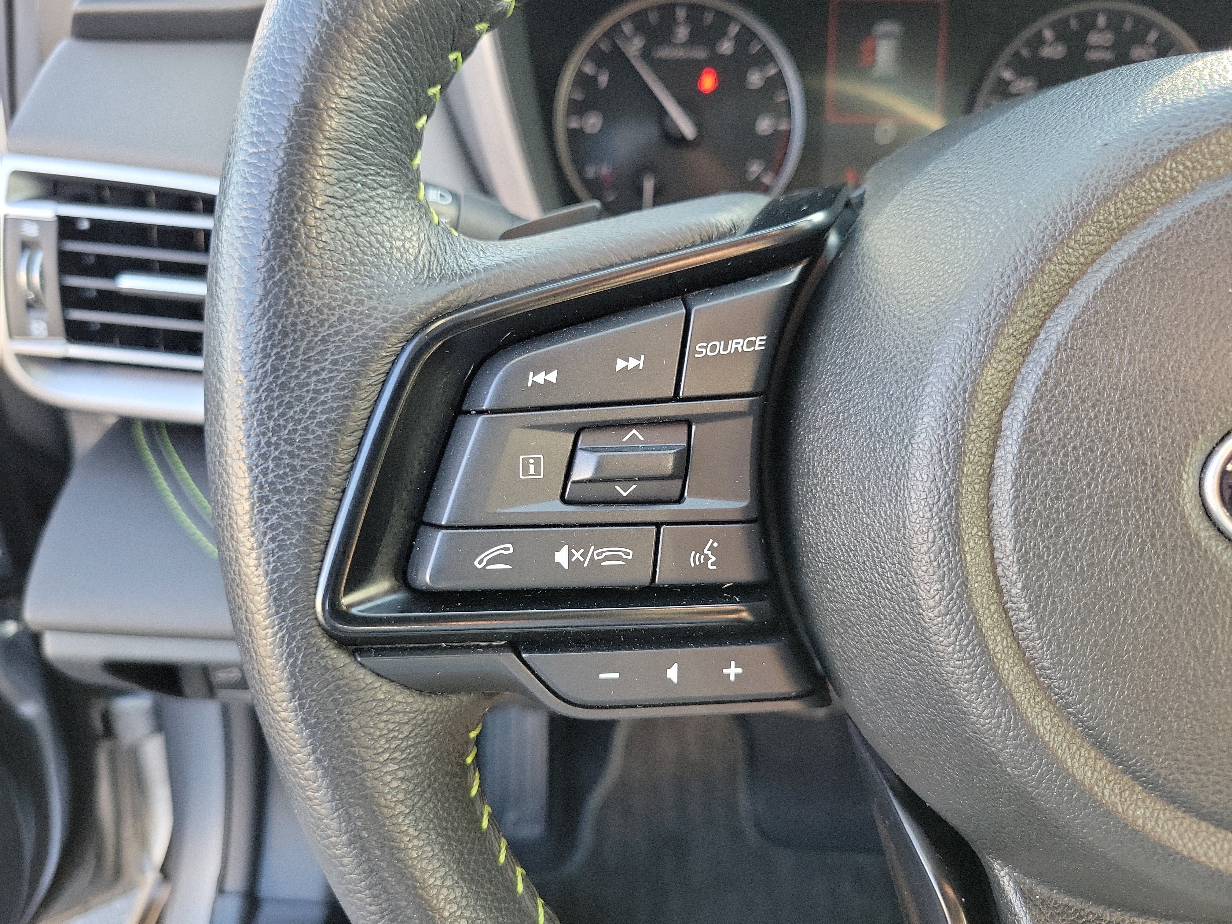 Used 2025 Subaru Outback Onyx Edition AWD/4WD image 5