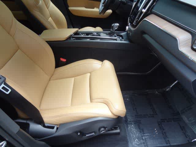 Used 2019 Volvo XC60 T6 Inscription w/ Protection Package AWD/4WD image 18