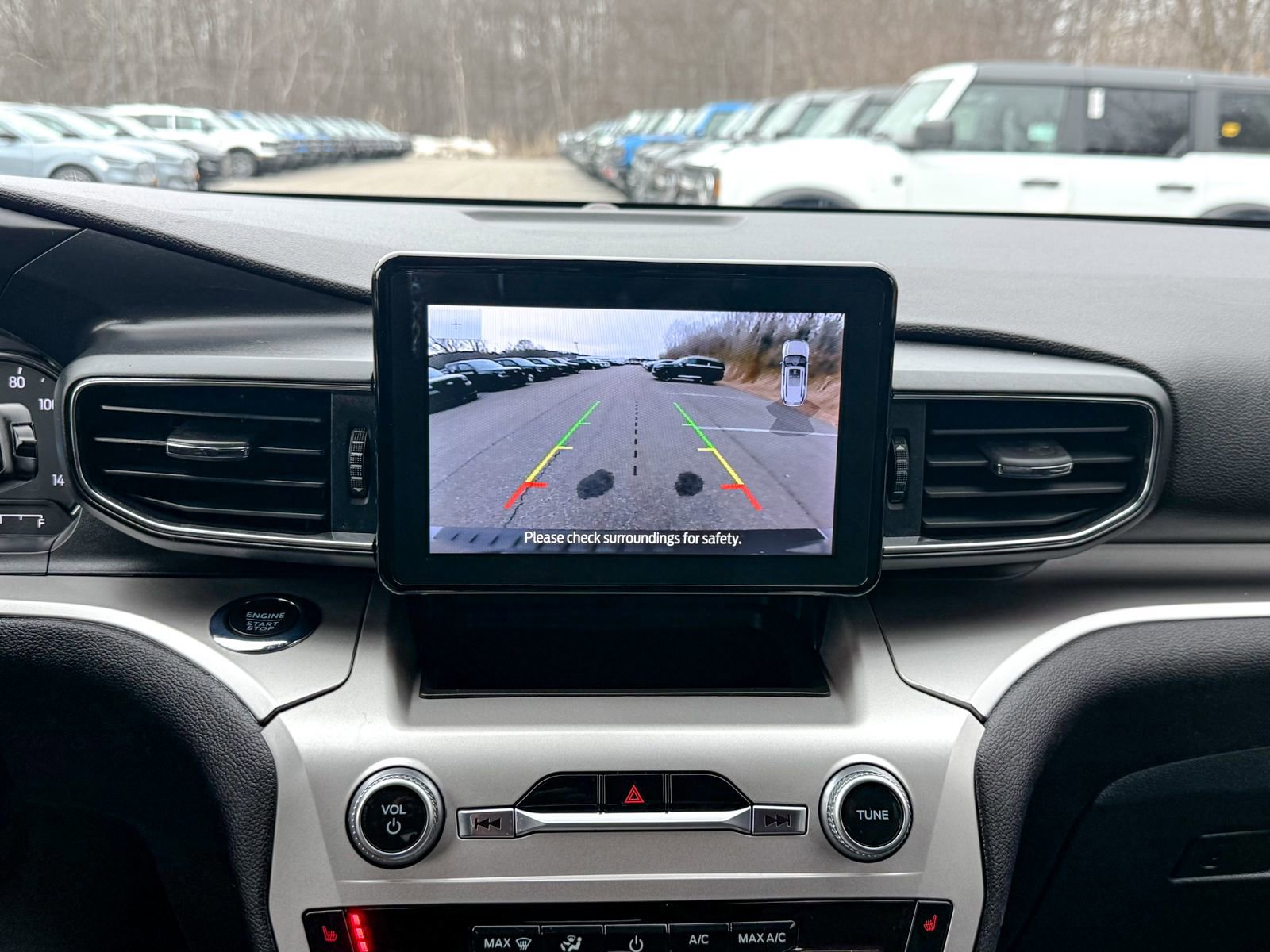 Certified 2022 Ford Explorer XLT w/ Equipment Group 202A image 27