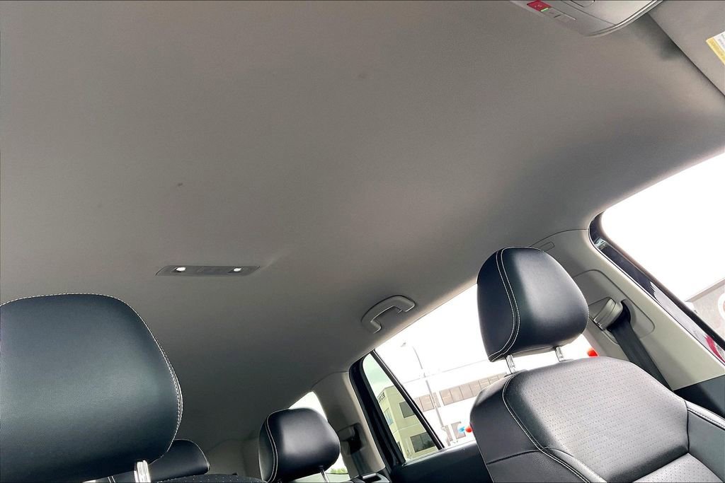 Used 2023 Volkswagen Atlas SE AWD/4WD image 21