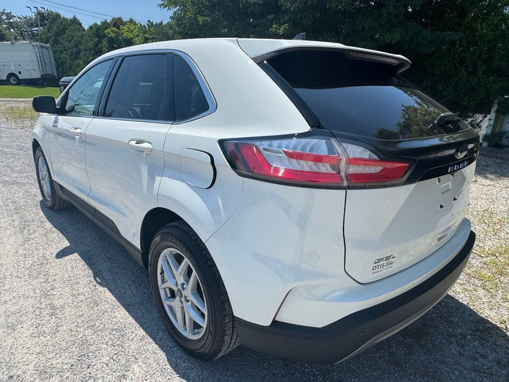 Certified 2022 Ford Edge SEL w/ Convenience Package AWD/4WD image 4