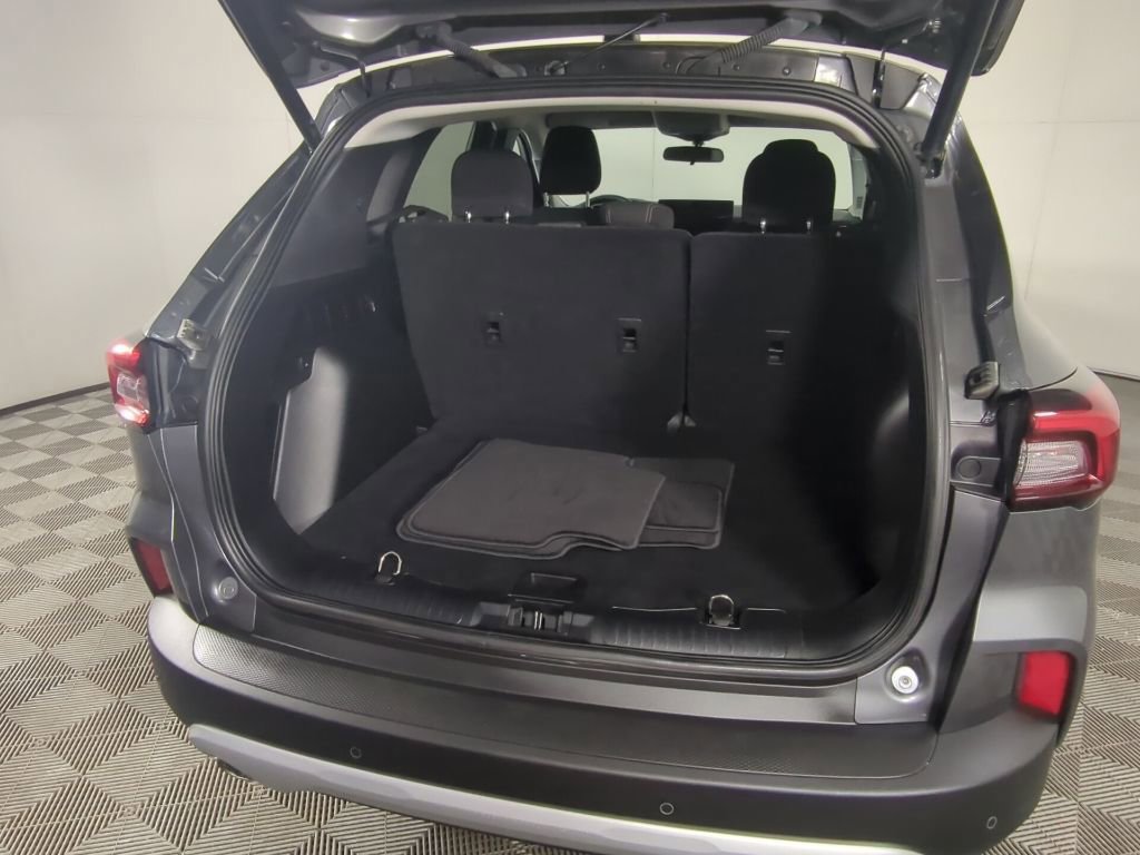 Certified 2023 Ford Escape Active w/ Tech Pack #2 image 9