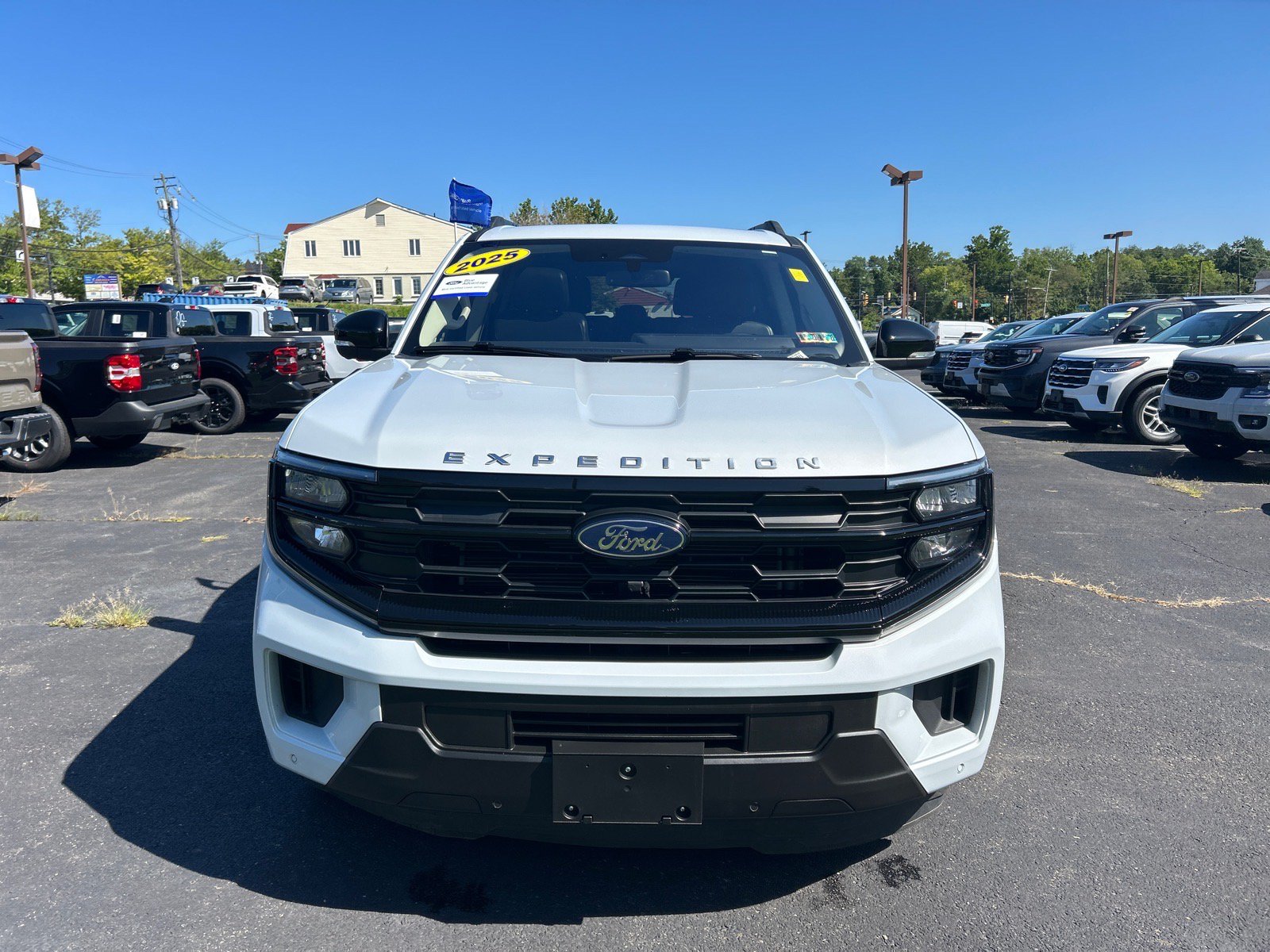 Certified 2025 Ford Expedition Active AWD/4WD image 27