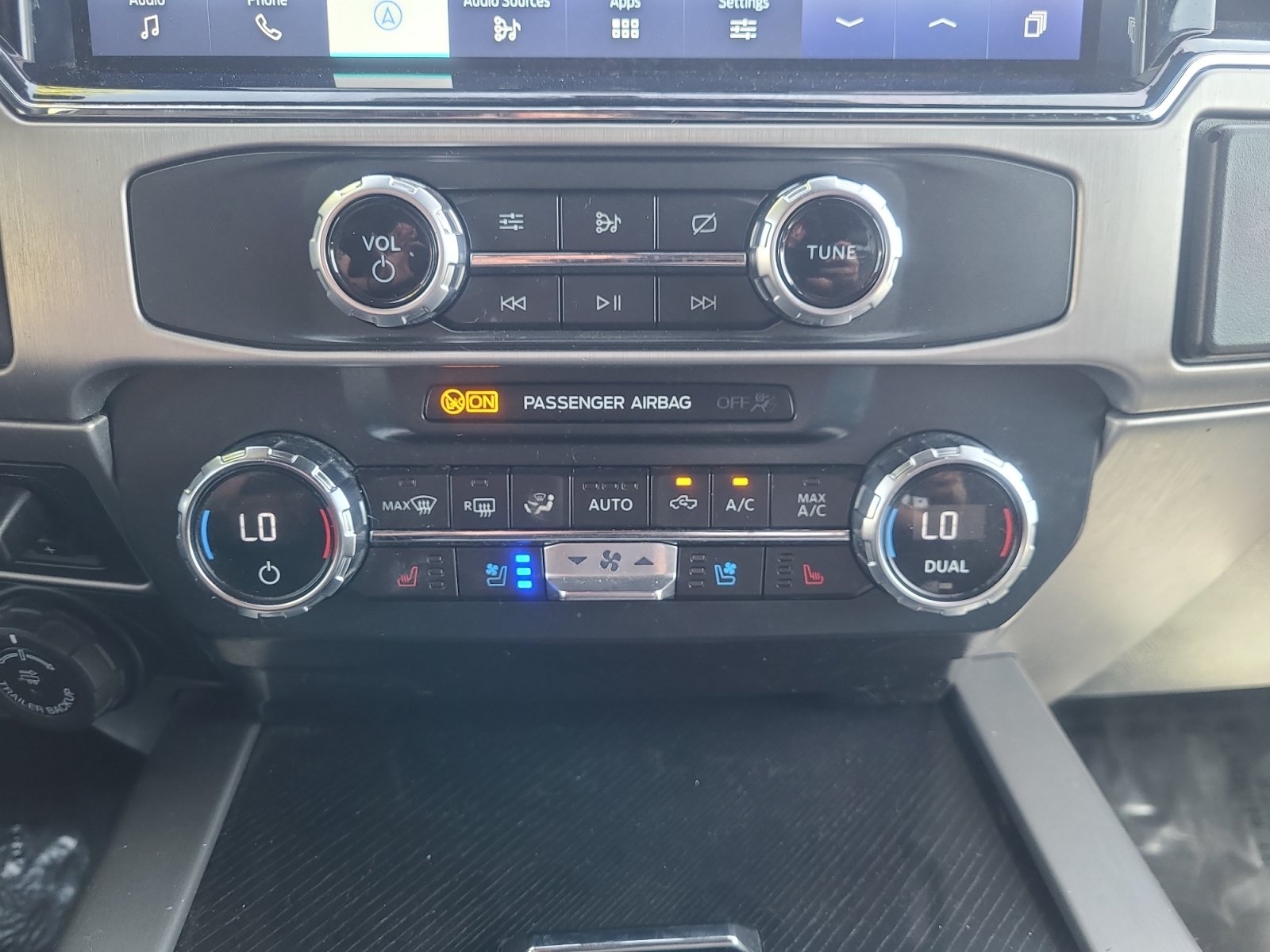 Certified 2022 Ford F350 Platinum w/ FX4 Off-Road Package AWD/4WD image 31