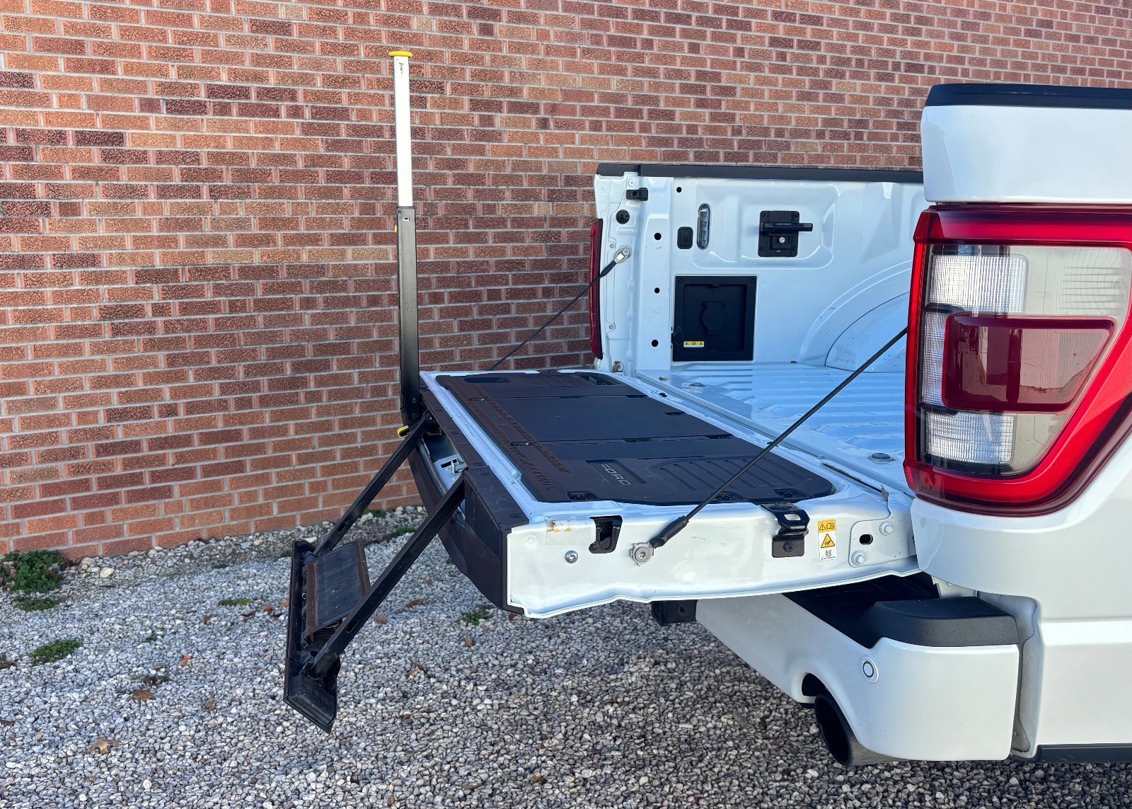 Certified 2022 Ford F150 Lariat w/ Equipment Group 502A High image 10