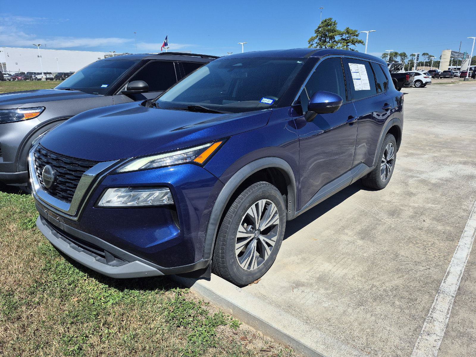 Used 2021 Nissan Rogue SV FWD image 14
