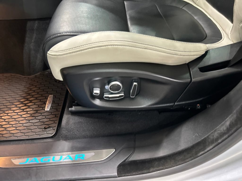 Used 2020 Jaguar F-PACE S AWD/4WD image 12