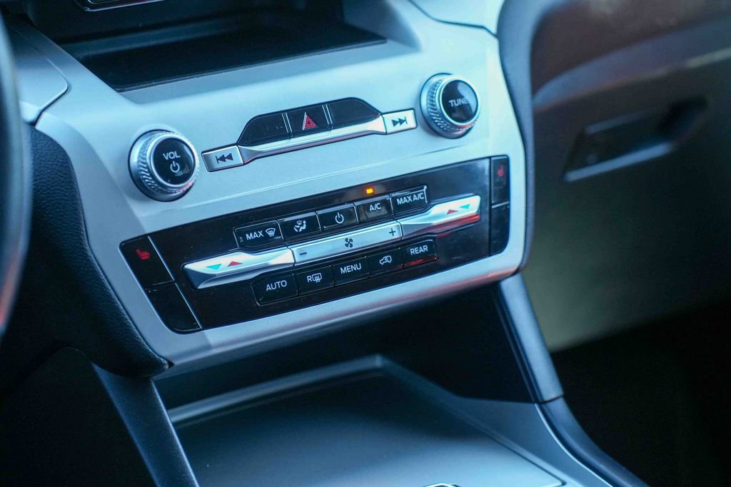 Certified 2023 Ford Explorer XLT AWD/4WD image 26