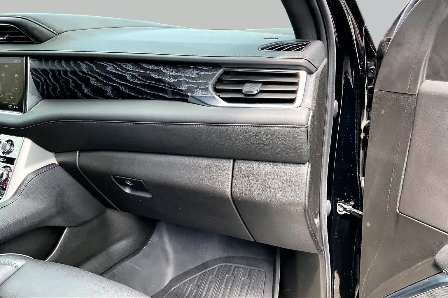 Used 2021 GMC Yukon Denali w/ LPO, Illumination Package RWD image 19