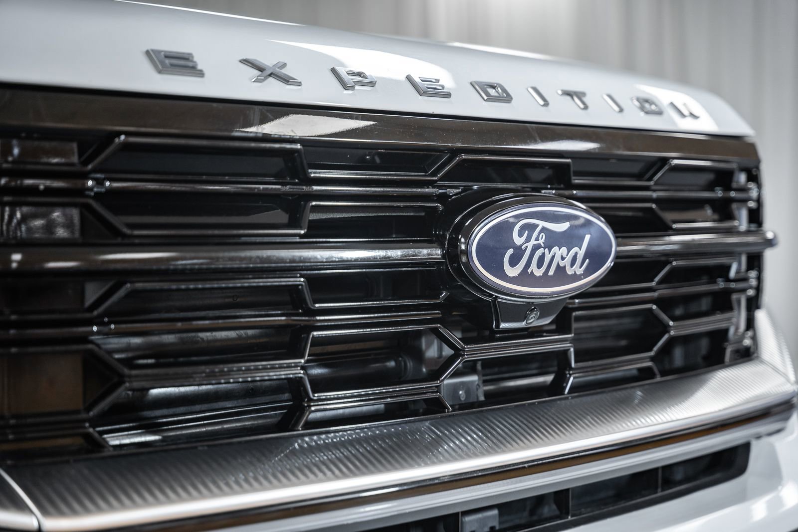 Certified 2025 Ford Expedition Max Platinum image 19