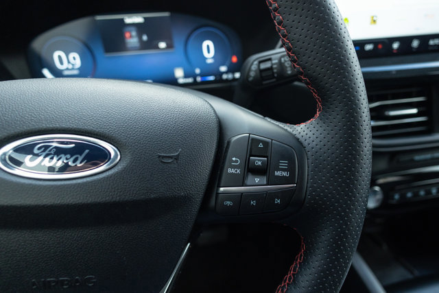 Certified 2025 Ford Escape ST-Line Elite w/ Premium Technology Package image 17