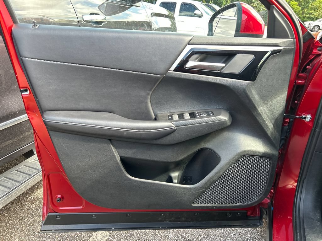 Used 2024 Mitsubishi Outlander SE AWD/4WD image 16
