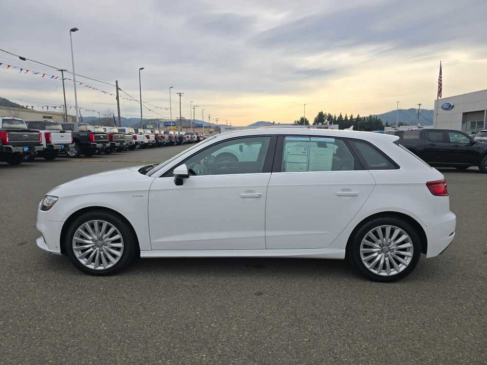 Used 2017 Audi A3 e-tron Premium Plus w/ Technology Package image 3