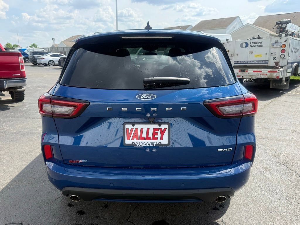 Certified 2023 Ford Escape ST-Line w/ Tech Pack #1 AWD/4WD image 4