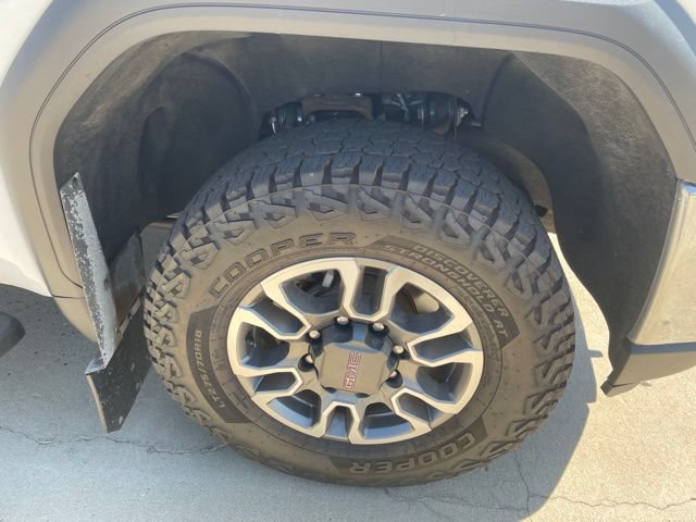 Used 2022 GMC Sierra 2500 SLE w/ X31 Off-Road Package AWD/4WD image 2