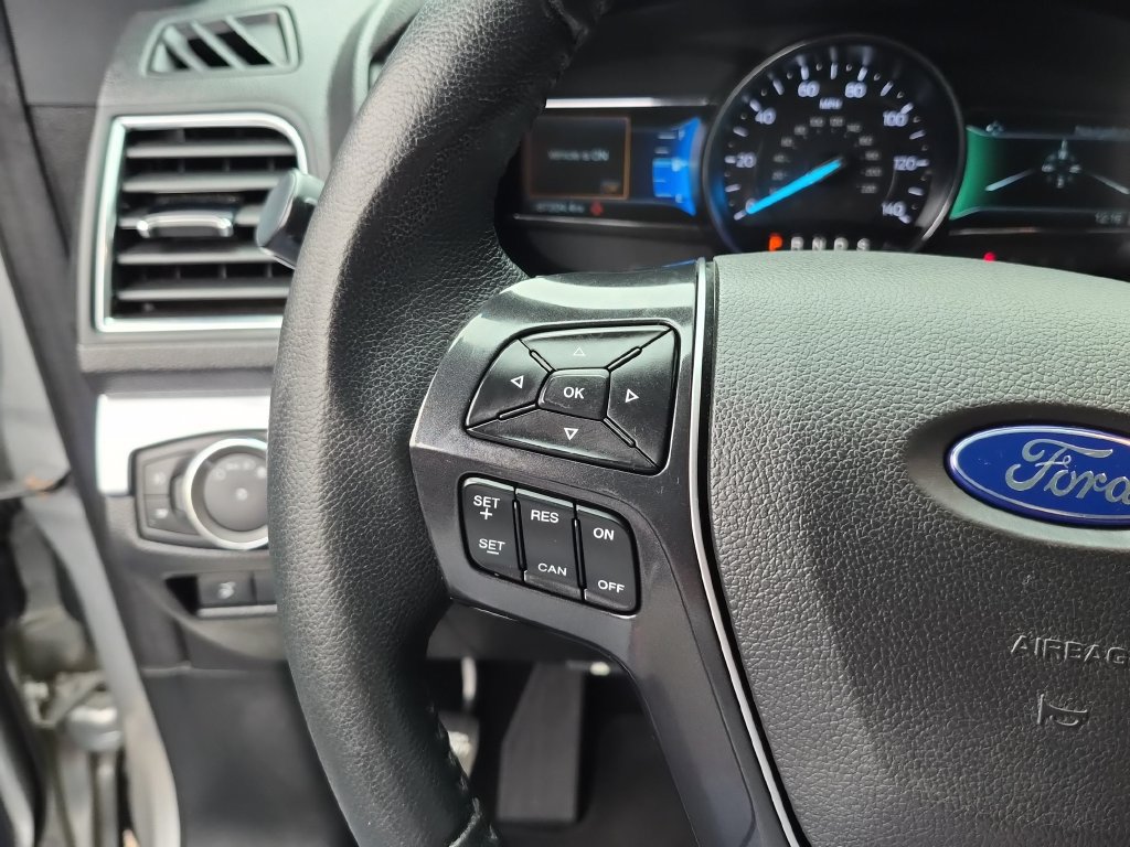 Certified 2018 Ford Explorer Limited AWD/4WD image 24