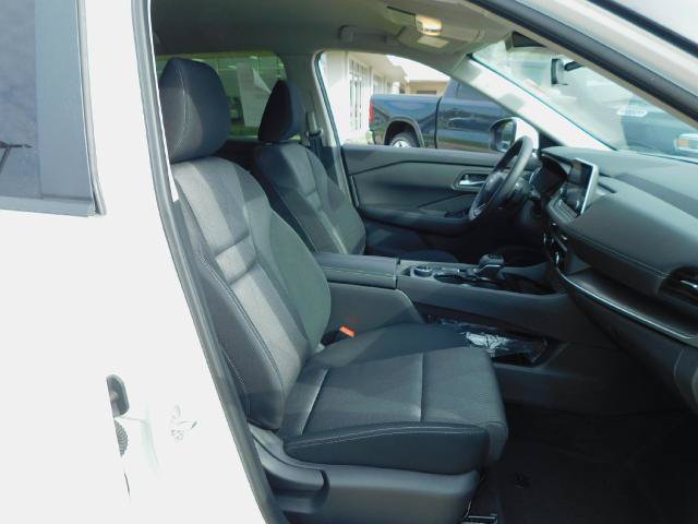 Used 2026 Nissan Rogue SV AWD/4WD image 5
