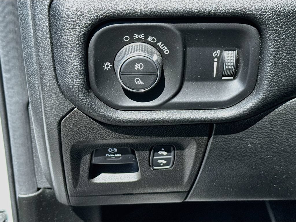 Used 2021 RAM 1500 Big Horn RWD image 10