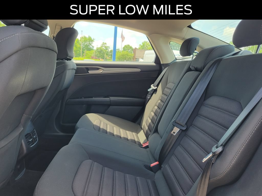 Certified 2017 Ford Fusion SE FWD image 10