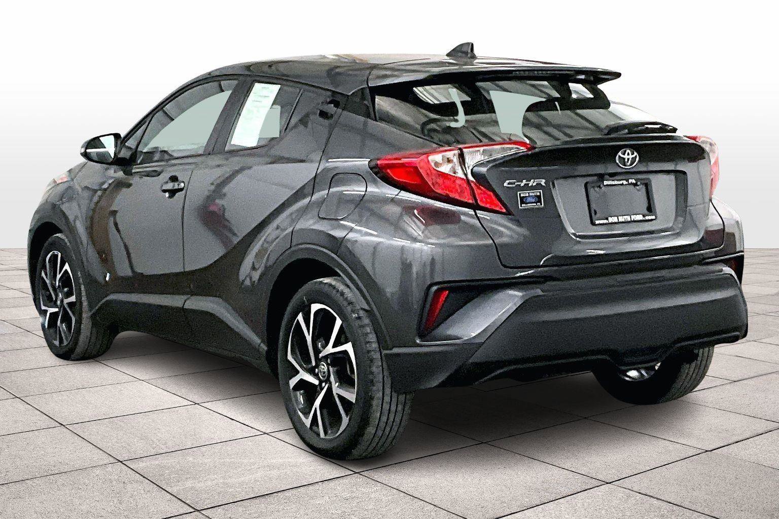 Used 2022 Toyota C-HR XLE image 4
