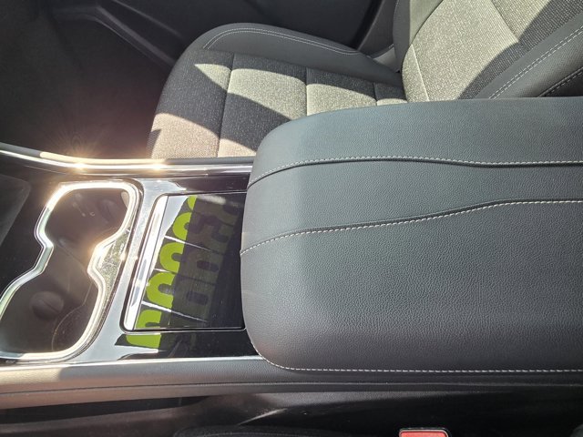 Used 2024 Chevrolet Traverse LT FWD image 23