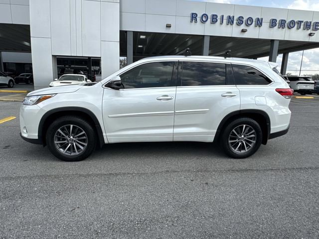 Used 2017 Toyota Highlander XLE image 8