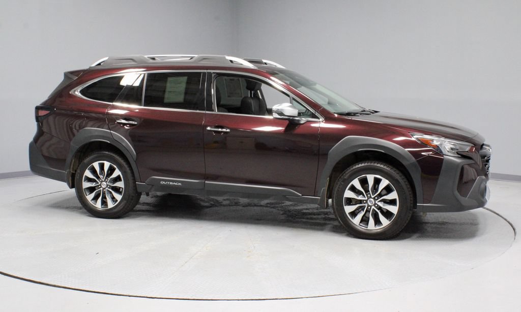 Used 2023 Subaru Outback Touring AWD/4WD image 7