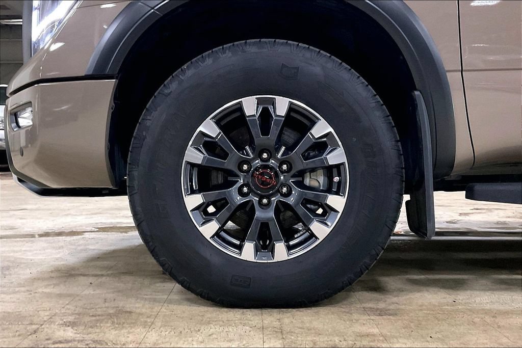 Used 2024 Nissan Titan PRO-4X w/ Pro-4x Convenience Package AWD/4WD image 9