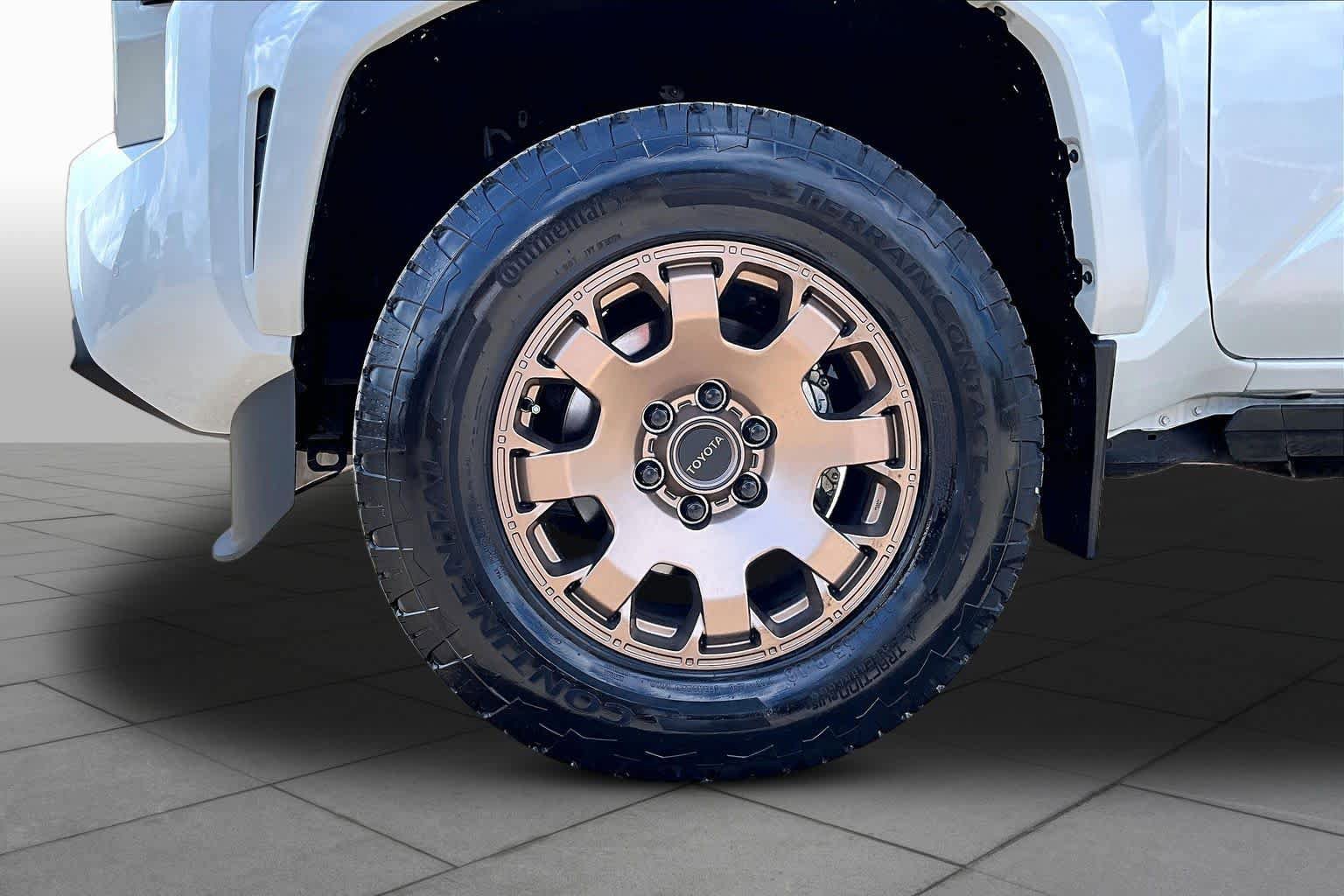 Used 2025 Toyota Tacoma Limited AWD/4WD image 13