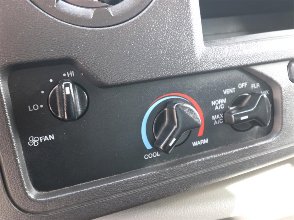 Certified 2022 Ford E-350 and Econoline 350 Super Duty w/ Power Windows & Locks Group image 20