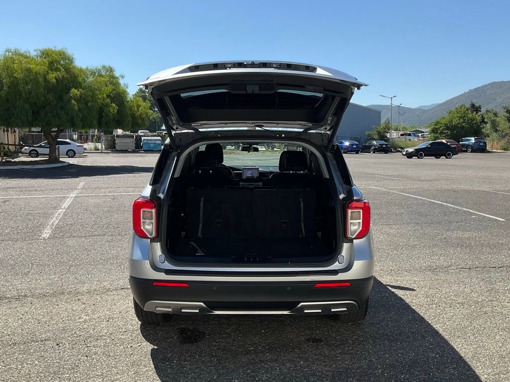 Certified 2022 Ford Explorer XLT w/ Equipment Group 202A image 27
