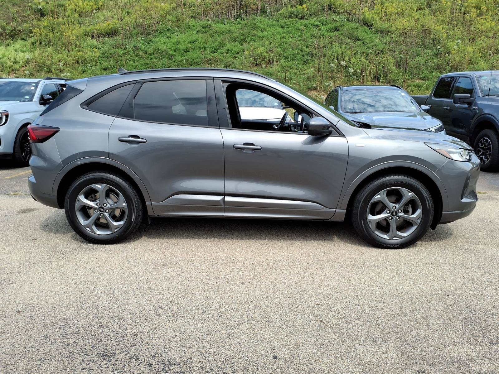 Certified 2023 Ford Escape ST-Line Select w/ Tech Pack #2 AWD/4WD image 6