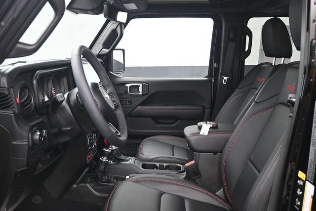Used 2025 Jeep Wrangler Unlimited Rubicon AWD/4WD image 6