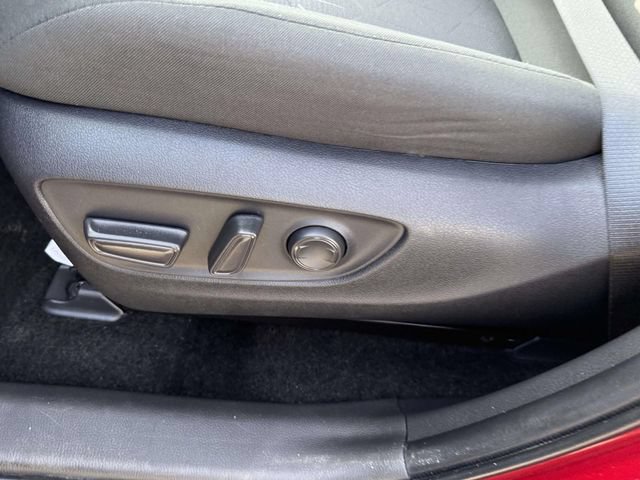 Used 2025 Toyota RAV4 XLE AWD/4WD image 20