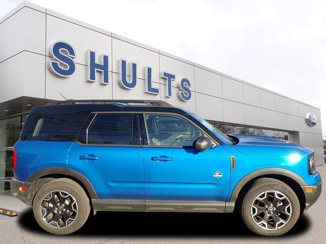 Certified 2025 Ford Bronco Sport Outer Banks w/ Outer Banks Tech Package+ AWD/4WD image 2