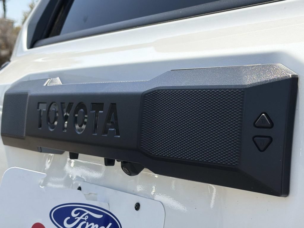 Used 2025 Toyota 4Runner TRD Off-Road AWD/4WD image 9