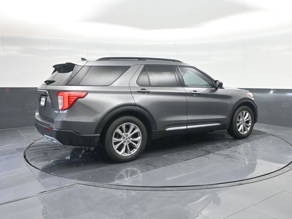 Certified 2021 Ford Explorer XLT w/ Equipment Group 202A image 15