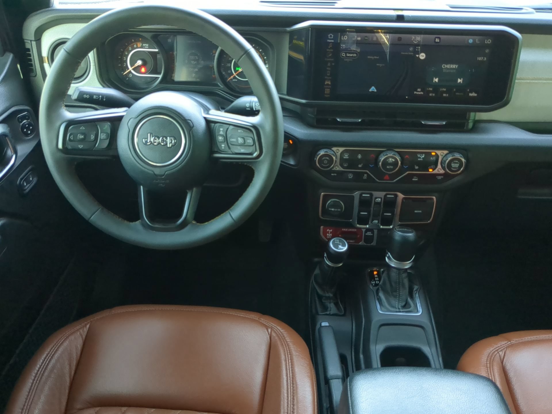 Used 2024 Jeep Gladiator Sport AWD/4WD image 51