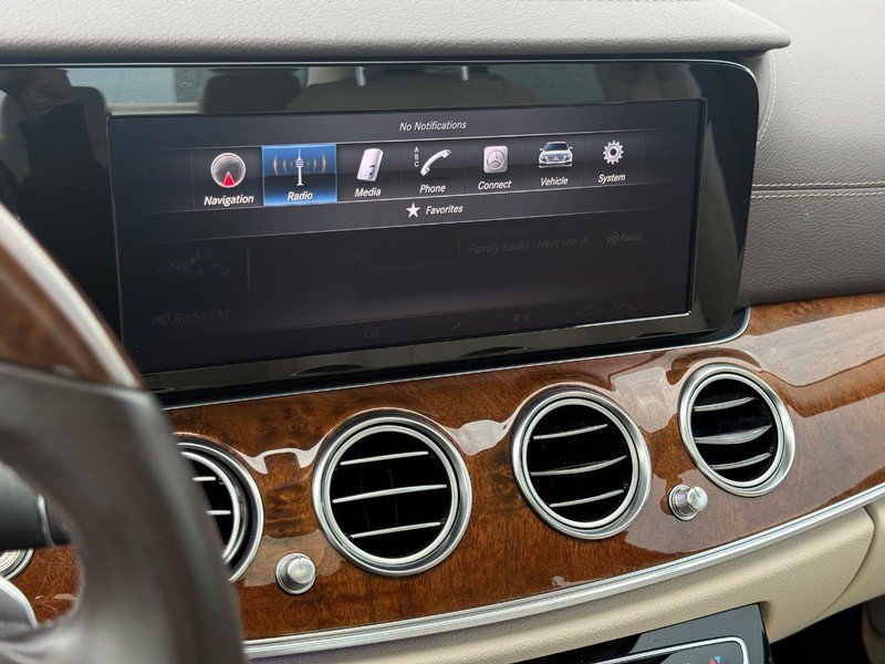 Used 2017 Mercedes-Benz E 300 4MATIC image 22
