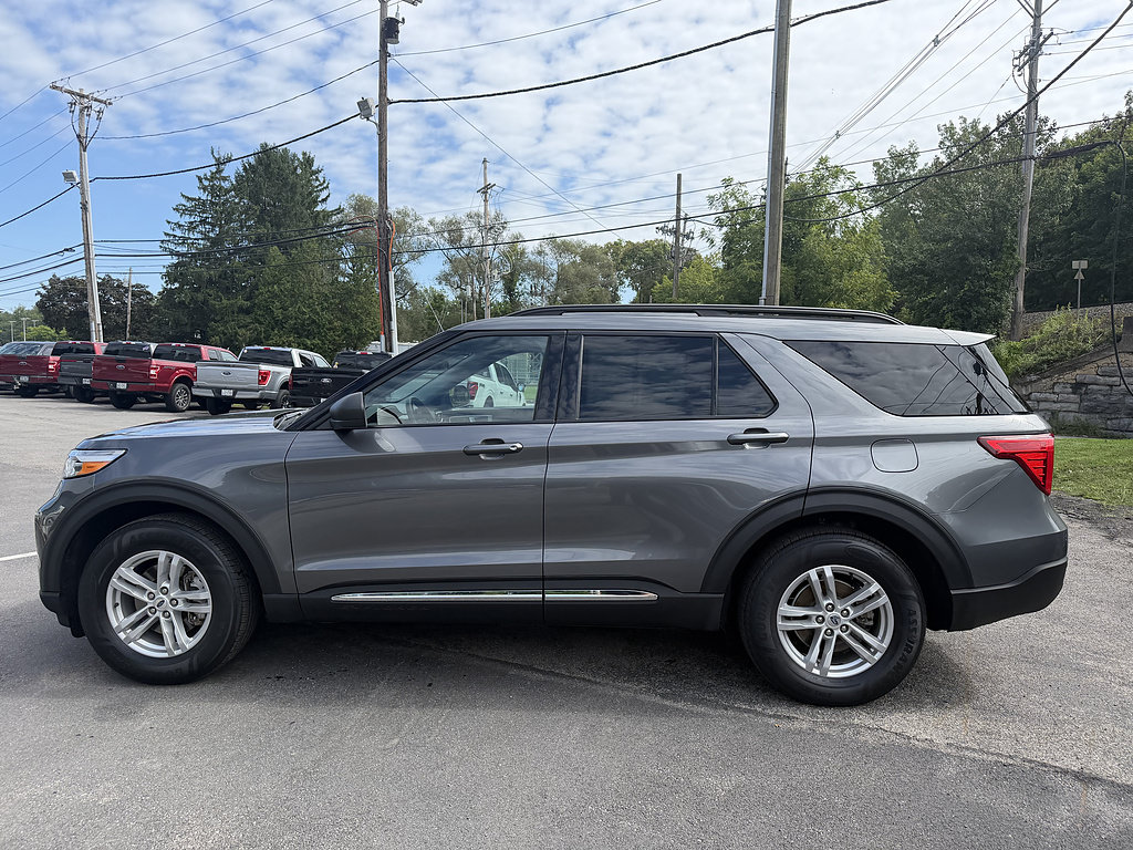 Certified 2023 Ford Explorer XLT w/ Equipment Group 202A AWD/4WD image 8