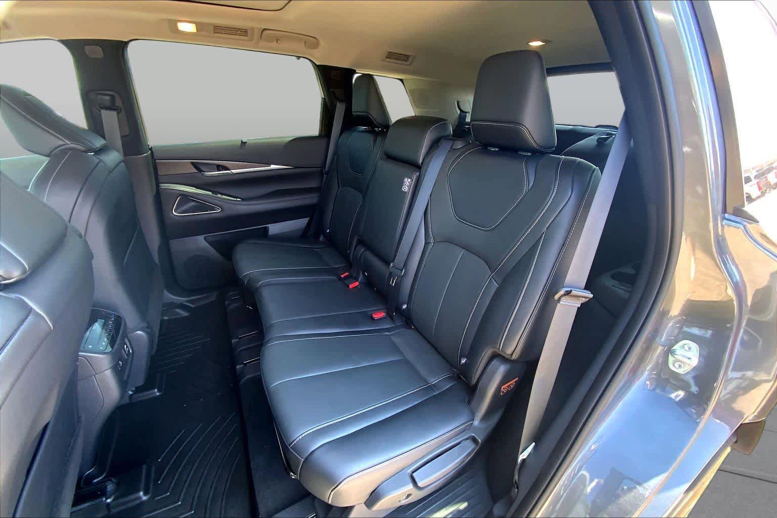 Used 2023 INFINITI QX60 Sensory AWD/4WD image 21
