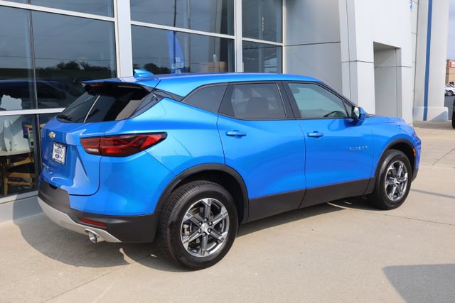 Used 2025 Chevrolet Blazer LT AWD/4WD image 3