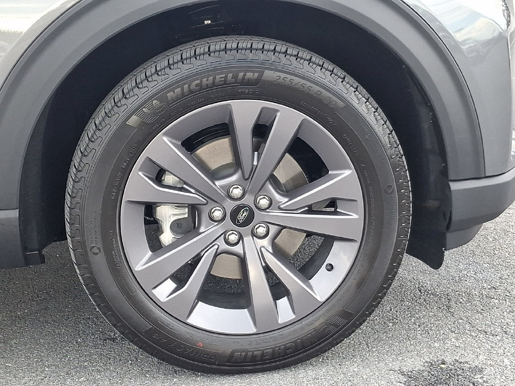 Certified 2026 Ford Explorer Active w/ Active Comfort Package AWD/4WD image 8