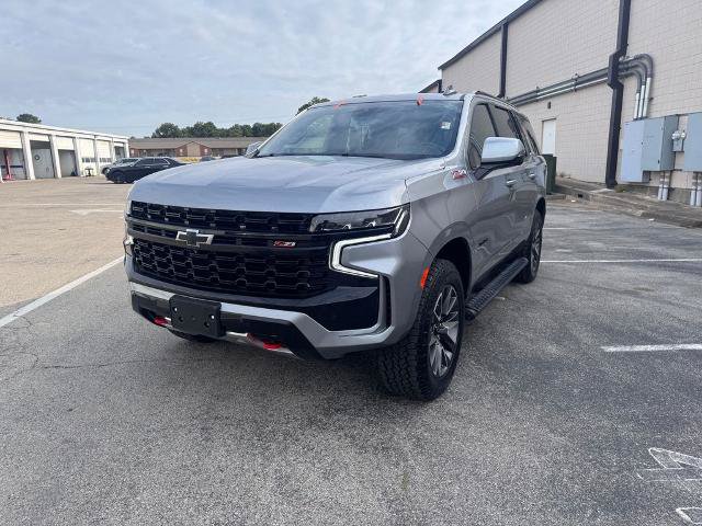Used 2024 Chevrolet Tahoe Z71 w/ Luxury Package AWD/4WD image 3