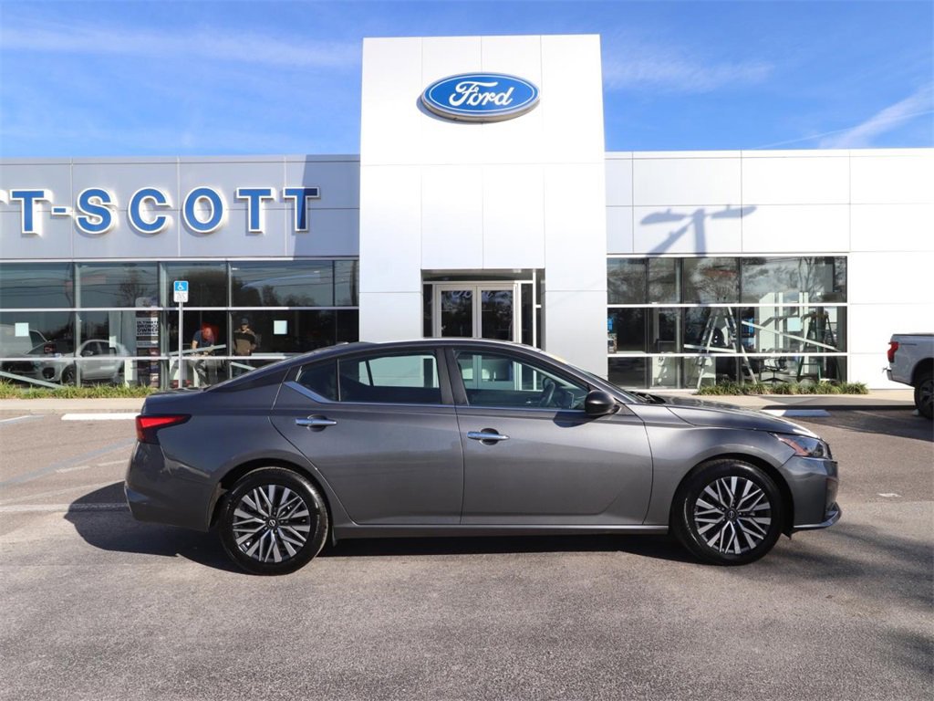 Used 2025 Nissan Altima 2.5 SV image 6