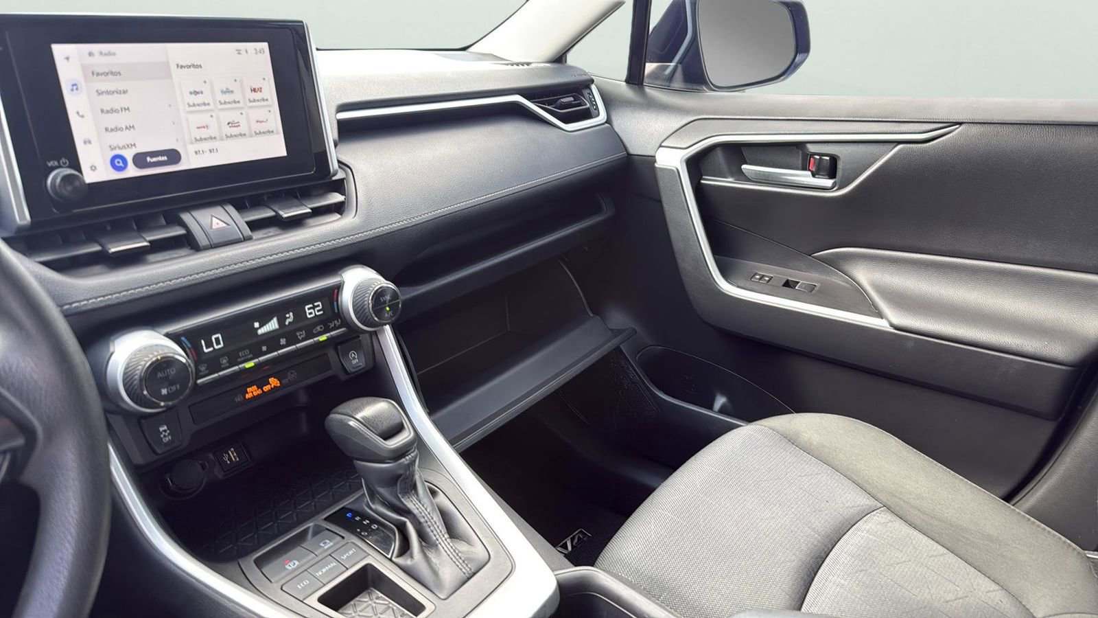 Used 2025 Toyota RAV4 XLE w/ Convenience Package image 20